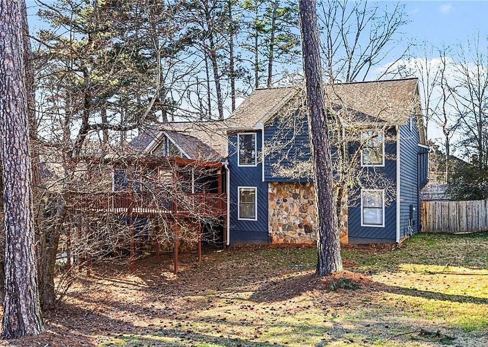 1st image of 2711 Old Coach Rd