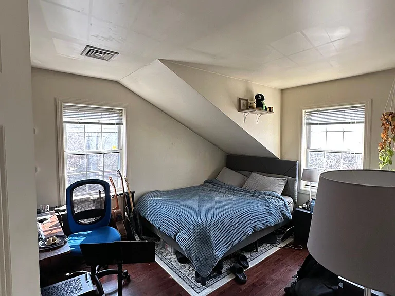 34 Raymond St — Photo 8
