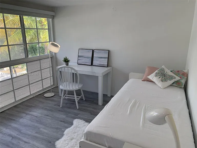 290 Sunrise Dr #304 — Photo 7