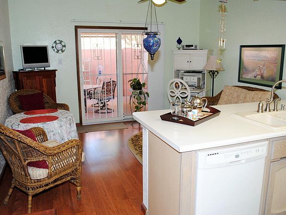 4th image of 3615 Moon St NE Unit C