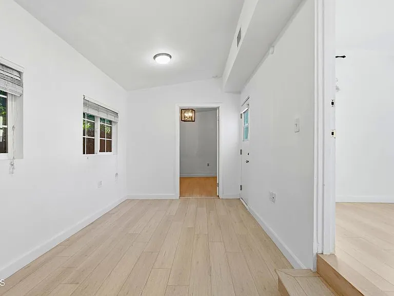 10734 Oro Vista Ave — Photo 17