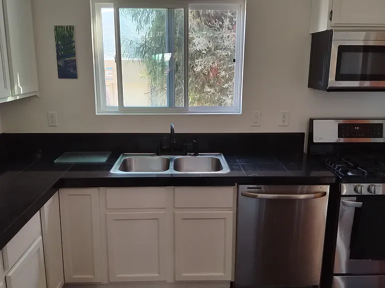 4521 Moore St — Photo 7