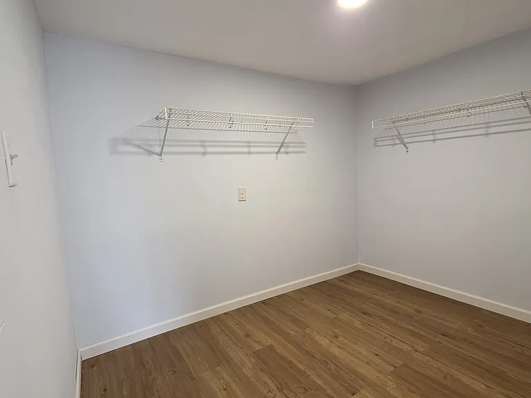7105 Main St #6 — Photo 4