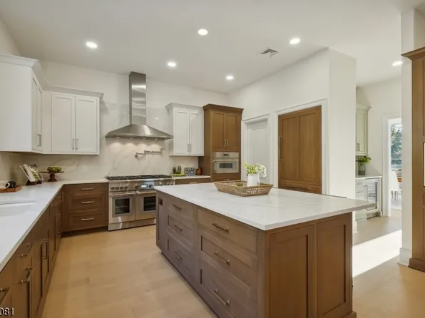 317 Wyoming Ave, Maplewood Twp., NJ 07040