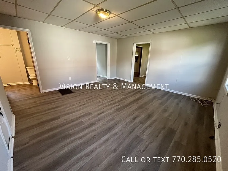802 Williams St — Photo 16