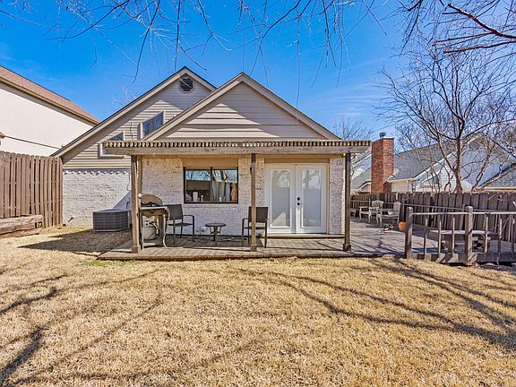 5th image of 10726 Tall Oak Dr