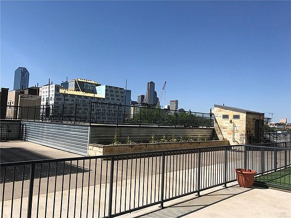4th image of 1001 Belleview St #206