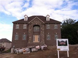 305 Riva Ridge Dr, Cranberry Twp, PA 16066