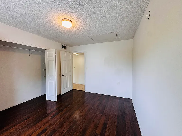 1068 N Benoist Farms Rd #302 — Photo 23