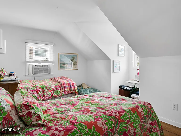 51 Egbert St — Photo 13