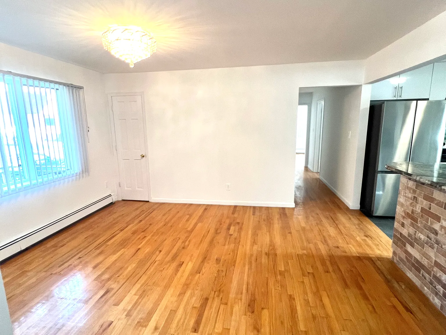 3 bed, 1352 sqft, $4,800 — Photo 4