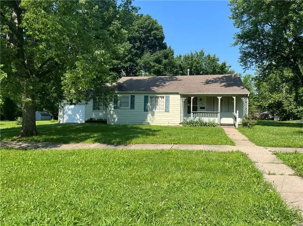 834 N Poplar St, Ottawa, KS 66067