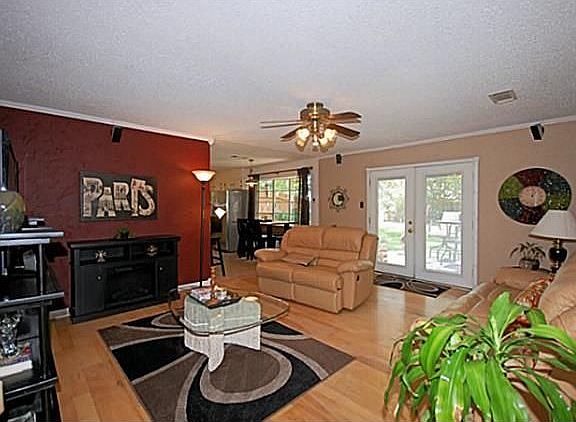 2nd image of 1219 Cozby St E