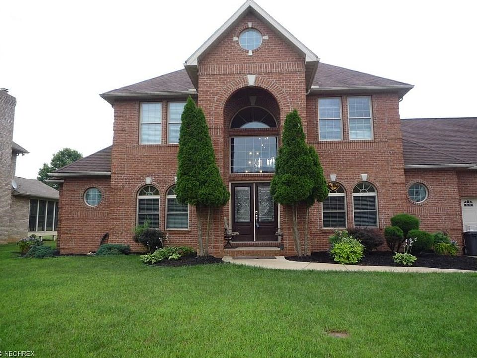 1st image of 208 Plantation Dr