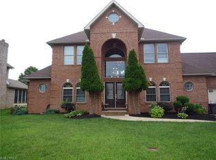 208 Plantation Dr, Mineral Wells, WV 26150