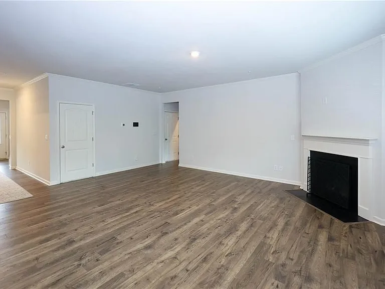 7566 Jennadee Dr — Photo 8