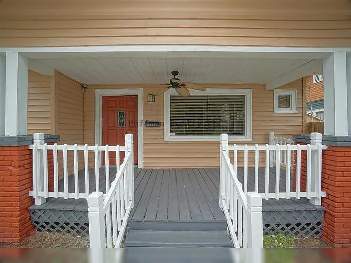 3 bed, 2.0 bath, 1525 sqft, $2,400 — Photo 2