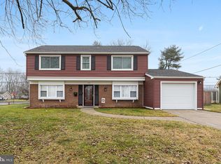 24 Minstrel Ln, Willingboro, NJ 08046