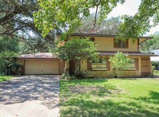 231 Country Club Rd, Shalimar, FL 32579