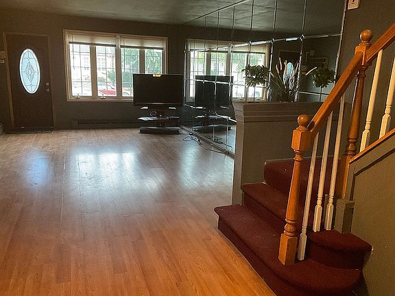 5th image of 5303 Avenue