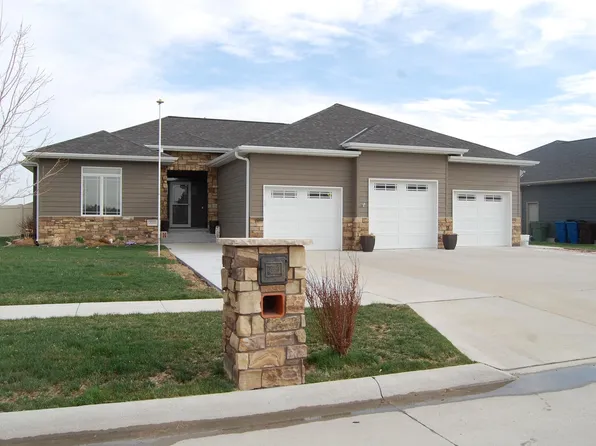 2609 W 35th St, Kearney, NE 68845