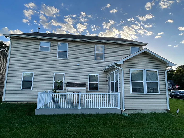 2875 Parkview Dr — Photo 4