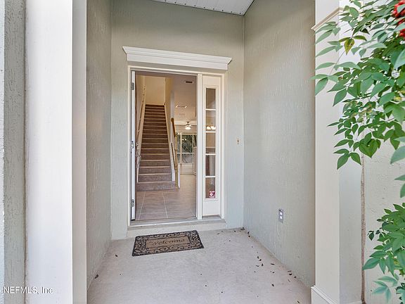 3rd image of 7073 ROUNDLEAF Drive