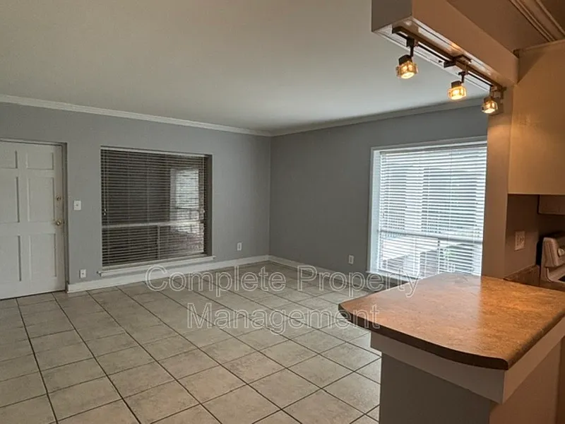 Building Photo - 55 Hanover Cir S #206