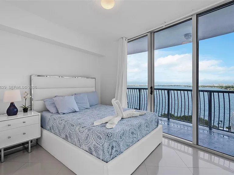 1750 N Bayshore Dr #1602 — Photo 1