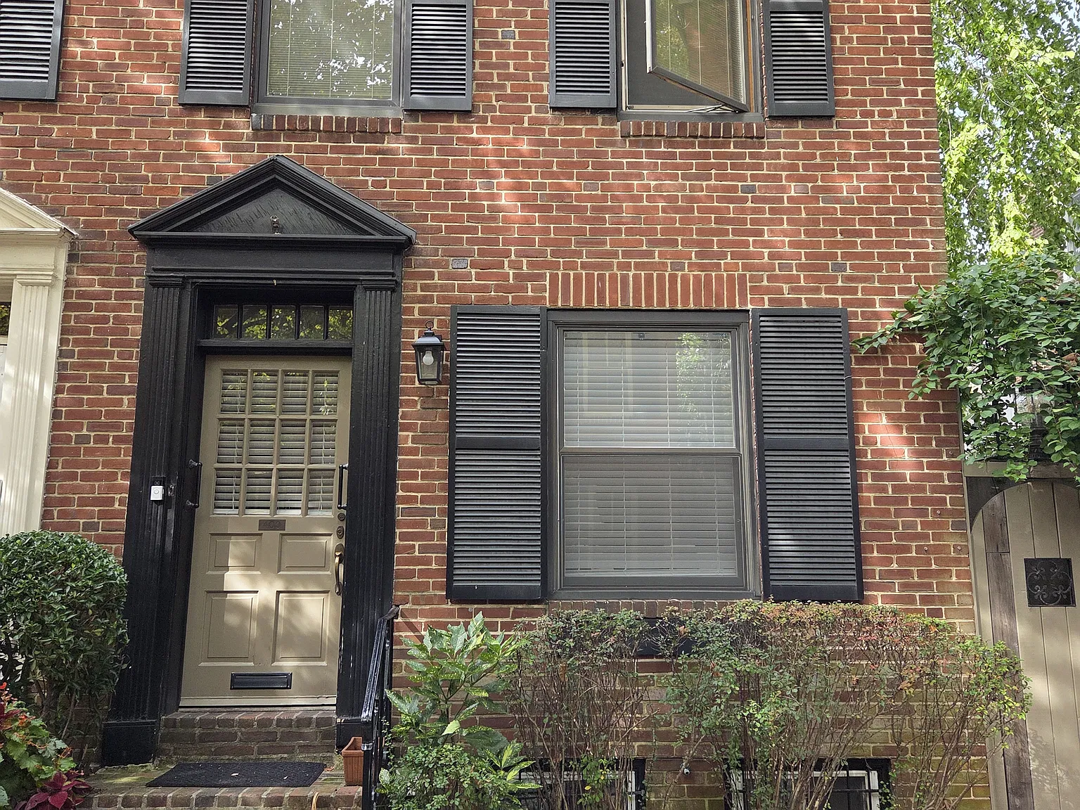 2 bed, 1100 sqft, $3,600 — Photo 3