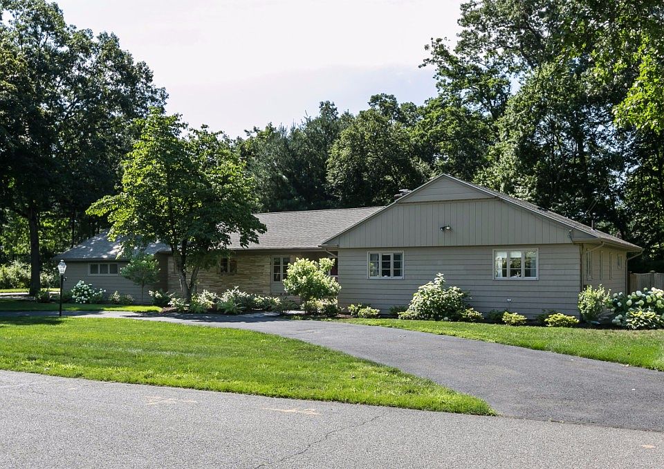 191 Pinewood Dr, Longmeadow, MA 01106 Zillow