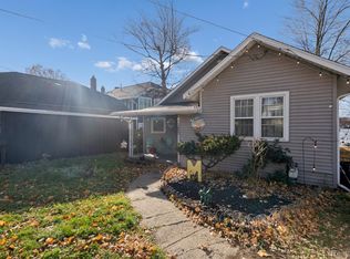 13056 Cussewago Dr, Fenton, MI 48430