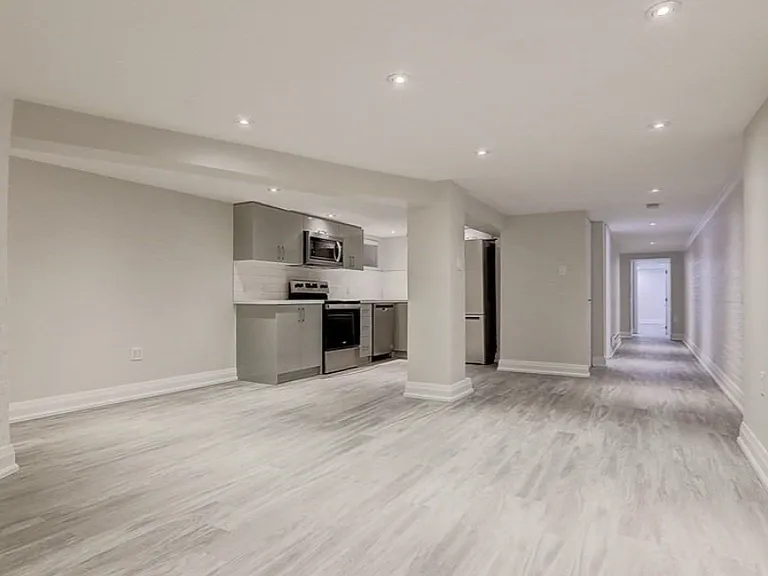 454 Markham St #LOWER — Photo 6