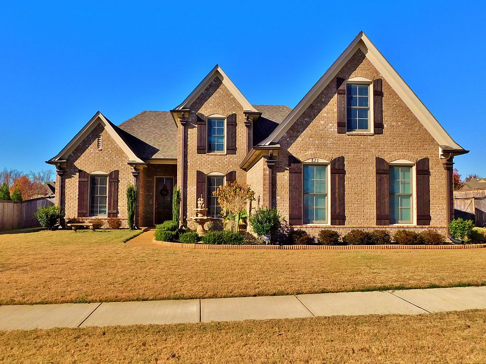 1st image of 823 Six Oaks Ln