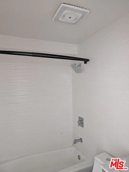 1 bed, 1.0 bath, 5852 sqft, $2,650 — Photo 4