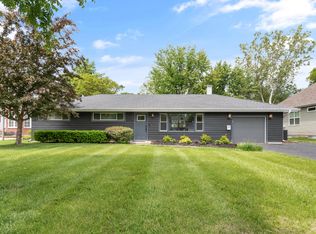 705 Parkway Dr, Wheaton, IL 60187