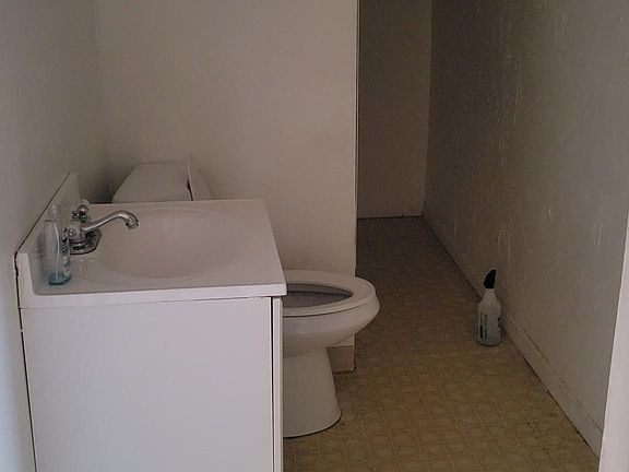 2nd image of 5802 Prosser Ave