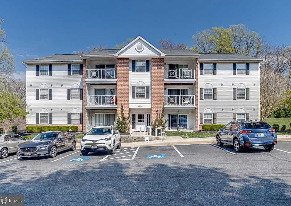 1st image of 1206 Bramble Wood Ct Unit 301