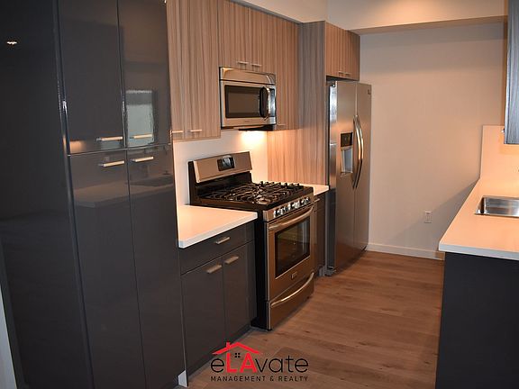 5th image of 4227 McLaughlin Ave #5d8f89a11