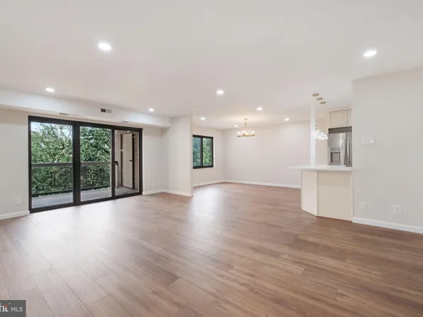 203 Yoakum Pkwy APT 825, Alexandria, VA 22304