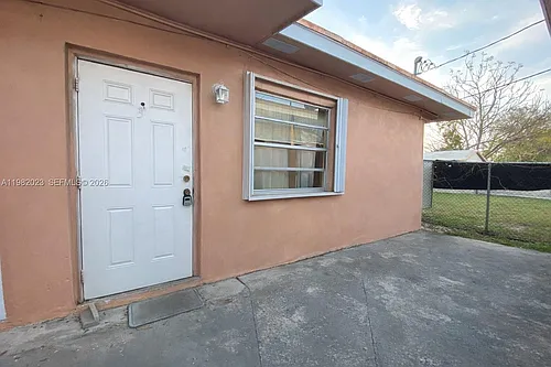 520 SW 6th Ave #B Photo 1