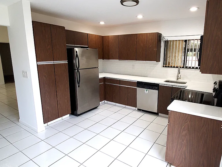 7755 Kenway Pl E — Photo 14