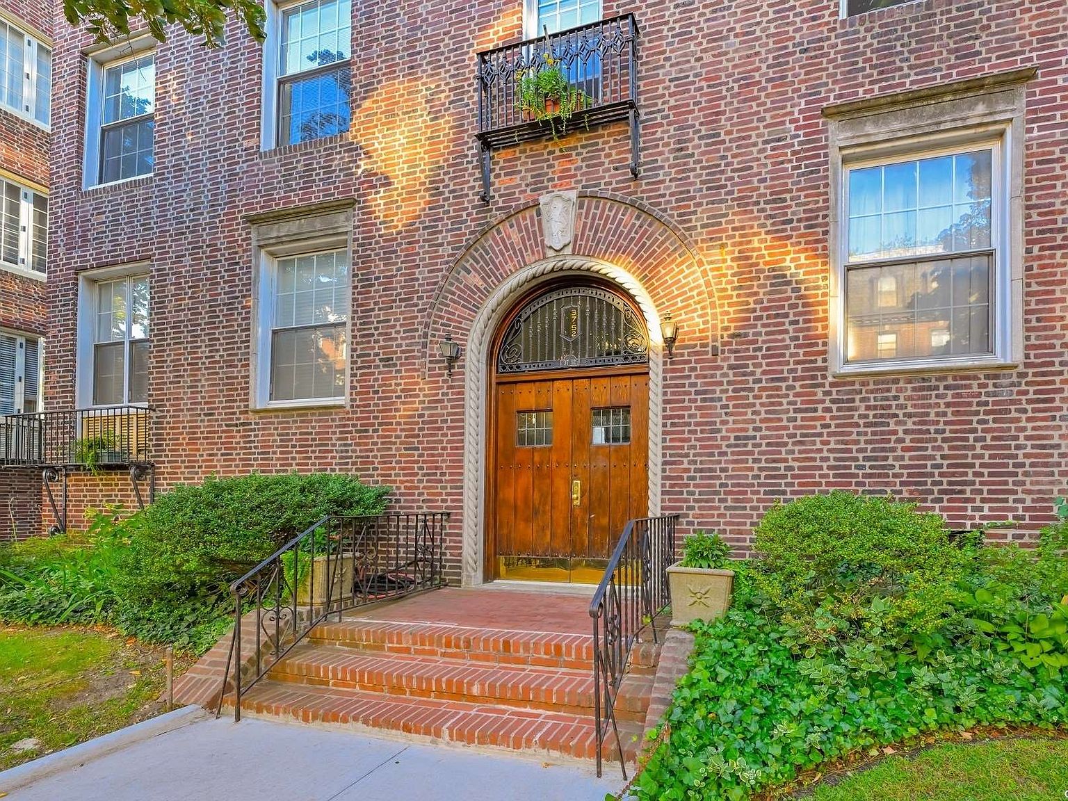 37-52 85th St #31, Jackson Heights, NY 11372 | Zillow