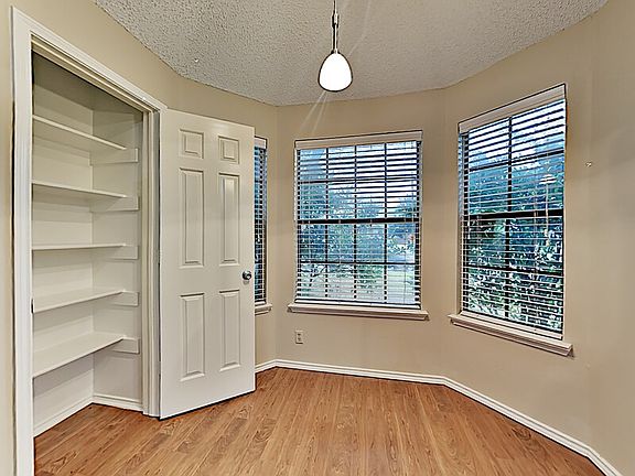 4th image of 5206 Trailhead Dr