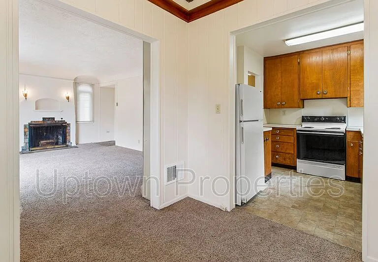 1322 NE 68th Ave — Photo 11