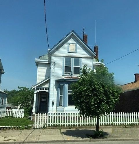 1st image of 123 6th Ave