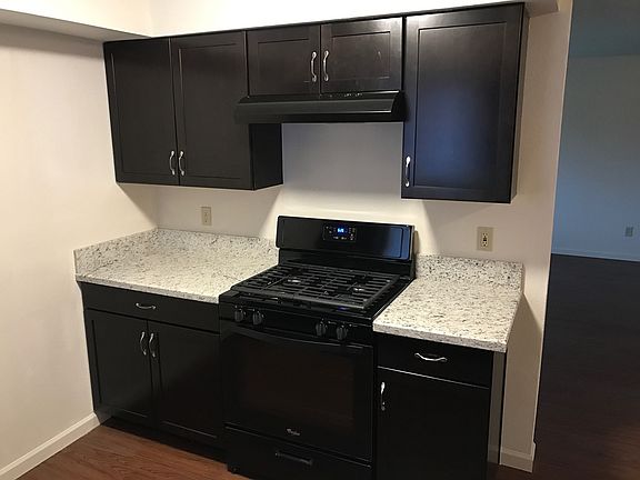 5th image of 3041 W Caldwell Ave APT A