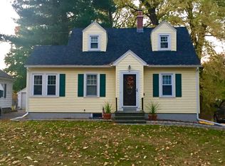 6 Albright Pl, Delmar, NY 12054