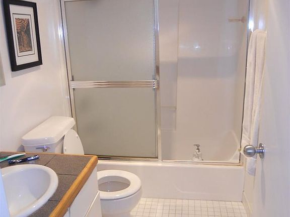 3rd image of 68 McCoppin St APT 2