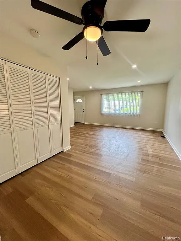 2 bed, 1.0 bath, 976 sqft, $1,700 — Photo 3